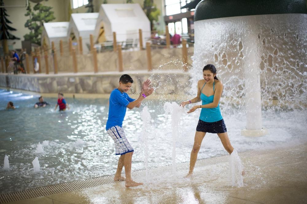Great Wolf Lodge Concord Exterior photo