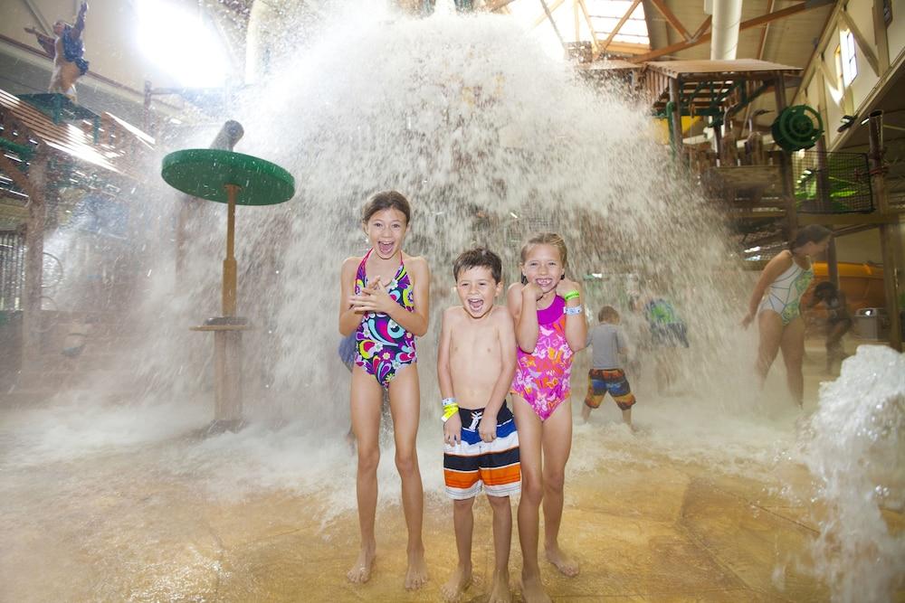 Great Wolf Lodge Concord Exterior photo
